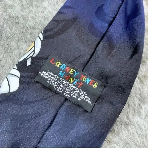 Vintage 90s Looney Tunes Halloween Tie - Picture 5 of 7